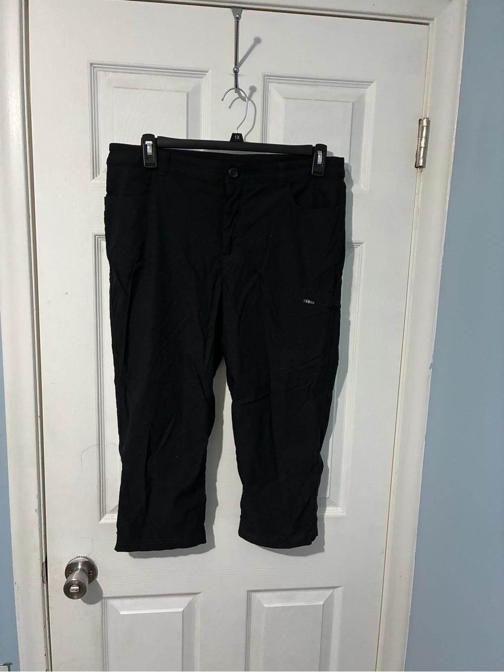 Eddie Bauer Black Capri Stretch Pants
